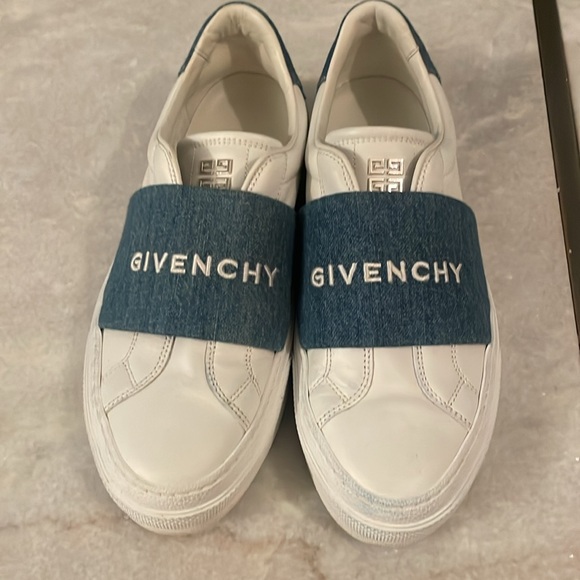 Givenchy 4G Motif Slip On Sneakers - Picture 5 of 12